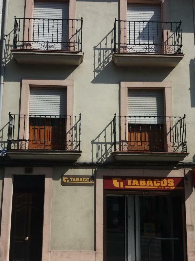 Casa El Reloj Apartment Mombeltran ภายนอก รูปภาพ